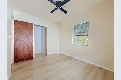 2121 10th Street S, Saint Petersburg, FL 33705 - Photo 29