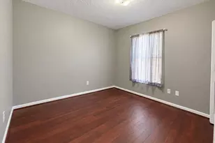 9620 N Connechusett Rd, Tampa, FL 33617 - Photo 11