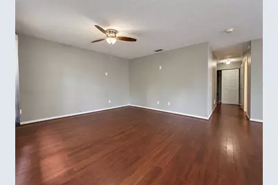9620 N Connechusett Road, Tampa, FL 33617 - Photo 3