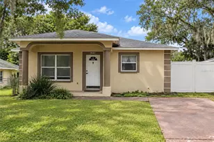 9620 N Connechusett Rd, Tampa, FL 33617 - Photo 1