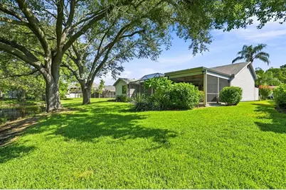 14626 Village Glen Circle, Tampa, FL 33618 - Photo 45