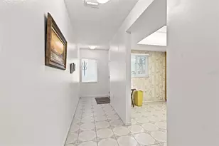 2671 Sabal Springs Cir, Clearwater, FL 33761 - Photo 9