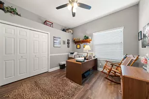 2105 Boot Lake Cir, Tampa, FL 33612 - Photo 19