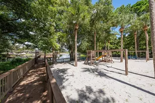 2105 Boot Lake Cir, Tampa, FL 33612 - Photo 35