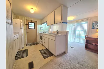 37048 Lois Avenue, Zephyrhills, FL 33542 - Photo 9