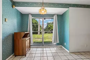 6714 Gateway Dr, Tampa, FL 33615 - Photo 7