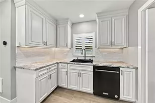 214 S Treasure Dr, Tampa, FL 33609 - Photo 19