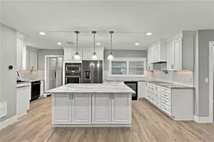 214 S Treasure Dr, Tampa, FL 33609 - Photo 15