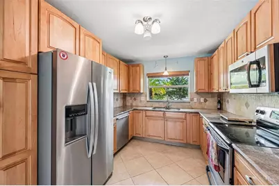 2400 S Brink Avenue, Sarasota, FL 34239 - Photo 7