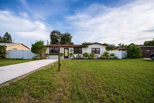 10294 54th Ave N, Saint Petersburg, FL 33708 - Photo 1