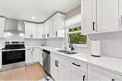 10744 Drummond Road, Tampa, FL 33615 - Photo 23