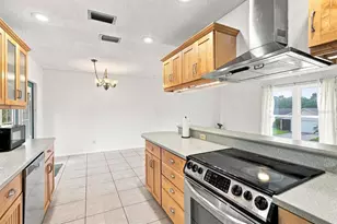 1980 Dodge Cir, Clearwater, FL 33760 - Photo 11