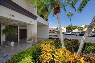 126 1st St E, Tierra Verde, FL 33715 - Photo 57