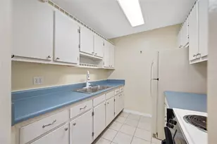 8075 112 St, Seminole, FL 33772 - Photo 13