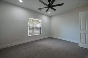 3218 Delray Dr, Tampa, FL 33619 - Photo 15