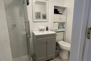 717 Dartmoor St N, Saint Petersburg, FL 33701 - Photo 9