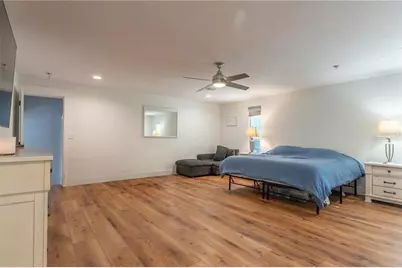 12705 Park Boulevard, Seminole, FL 33776 - Photo 11