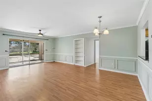 10354 Carrollwood Ln, Tampa, FL 33618 - Photo 9