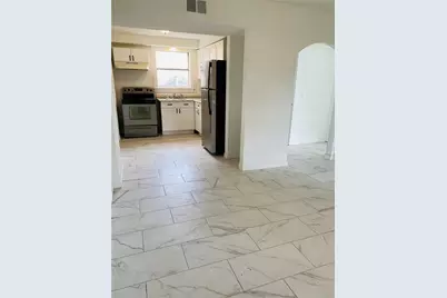 920 E Seneca Avenue, Tampa, FL 33612 - Photo 7
