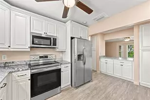 1601 New Bedford Dr, Sun City Center, FL 33573 - Photo 9