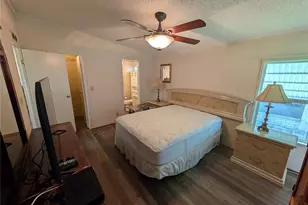 7037 Naranja St, Zephyrhills, FL 33541 - Photo 15