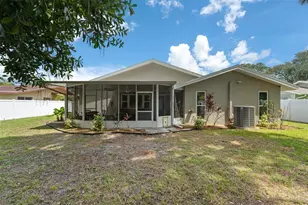 425 Wayfarer Ct, Tarpon Springs, FL 34689 - Photo 29