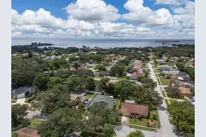 425 Wayfarer Court, Tarpon Springs, FL 34689 - Photo 33