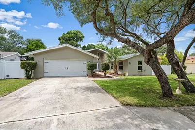 425 Wayfarer Court, Tarpon Springs, FL 34689 - Photo 1
