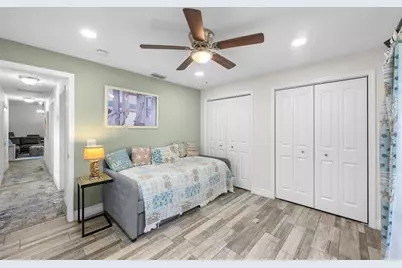 425 Wayfarer Court, Tarpon Springs, FL 34689 - Photo 23
