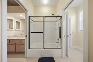 16308 Moradas De Avila, Tampa, FL 33613 - Photo 45