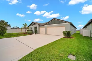 4060 Capri Coast Dr, Plant City, FL 33565 - Photo 1