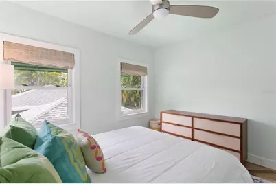 1716 Oak Street NE, Saint Petersburg, FL 33704 - Photo 13