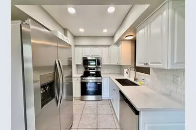 16596 Brigadoon Drive, Tampa, FL 33618 - Photo 11