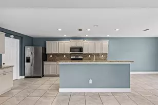 7335 Bridgeview Dr, Wesley Chapel, FL 33545 - Photo 15