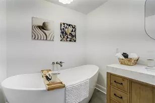 201 Driftwood Ln, Largo, FL 33770 - Photo 15