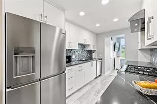 1898 Shore Dr S, South Pasadena, FL 33707 - Photo 9