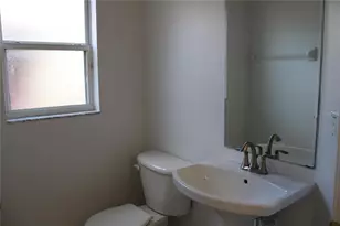7840 Carriage Pointe Dr, Gibsonton, FL 33534 - Photo 11