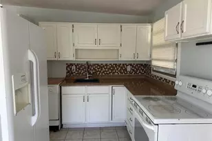 9571 83rd St, Seminole, FL 33777 - Photo 3