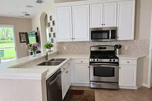 1215 Lyndhurst Greens Dr, Sun City Center, FL 33573 - Photo 13