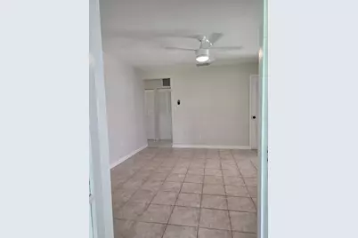 7126 Wrenwood Circle, Tampa, FL 33617 - Photo 11