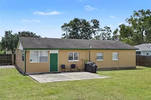322 NE 9th St, Mulberry, FL 33860 - Photo 11