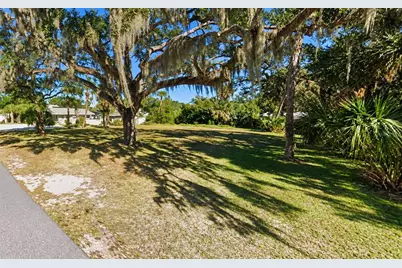 437 S Peninsula Ave, New Smyrna Beach, FL 32169 - Photo 5