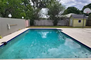 1601 Summerdale Dr S, Clearwater, FL 33764 - Photo 19