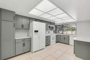 648 Bua Dr, Temple Terrace, FL 33617 - Photo 11