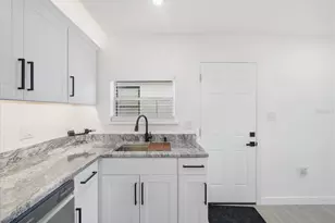 4511 20th Ave S, Saint Petersburg, FL 33711 - Photo 11