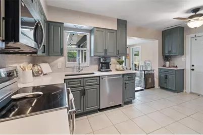 13915 94th Avenue, Seminole, FL 33776 - Photo 7