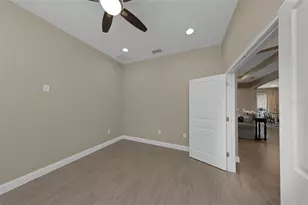 5925 Mohr Rd, Tampa, FL 33615 - Photo 9