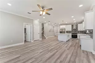 809 W Linebaugh Ave, Tampa, FL 33612 - Photo 17