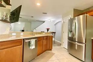 1529 Water Terrace Ln, Brandon, FL 33511 - Photo 5