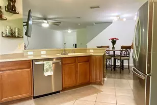 1529 Water Terrace Ln, Brandon, FL 33511 - Photo 3